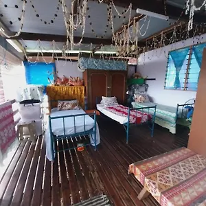 Tapuhere Dortoir Salon Chez L'habitant , Fare Polynésie française